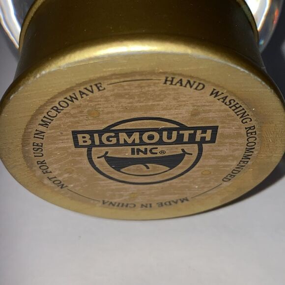 Bigmouth Snowman Snow Globe Wine Glass Holds 12oz Christmas Holiday Wine Glass - Picture 9 of 11